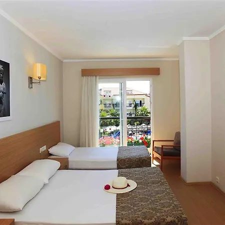 Apartmanhotel Sun & 3*